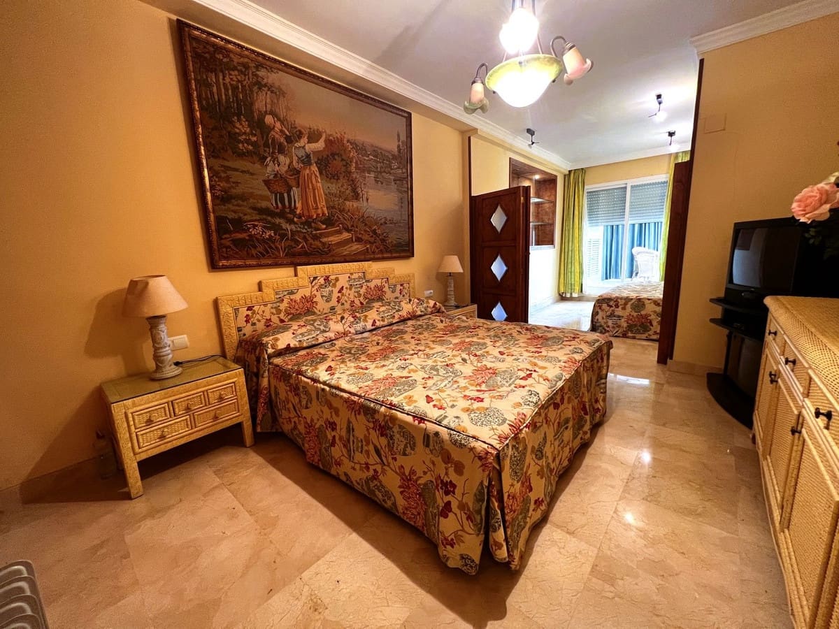 2 soverom Leilighet til salgs i Puerto Banus - € 950 000 (Ref: 9380480)