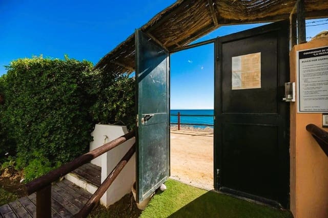 2 quarto Apartamento para venda em Puerto Banus, Marbella com garagem - 1 100 000 € (Ref: 9380480)