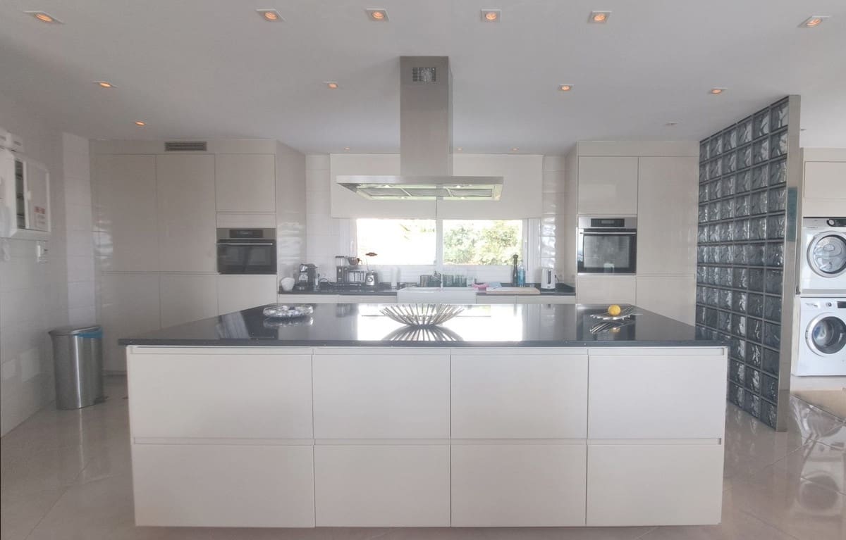 Chalet de 6 habitaciones en La Quinta en venta - 2.850.000 € (Ref: 9380482)