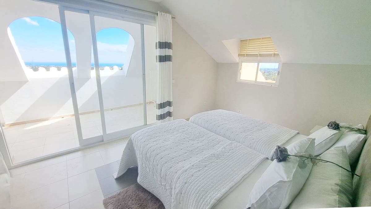 Chalet de 6 habitaciones en La Quinta en venta - 2.850.000 € (Ref: 9380482)