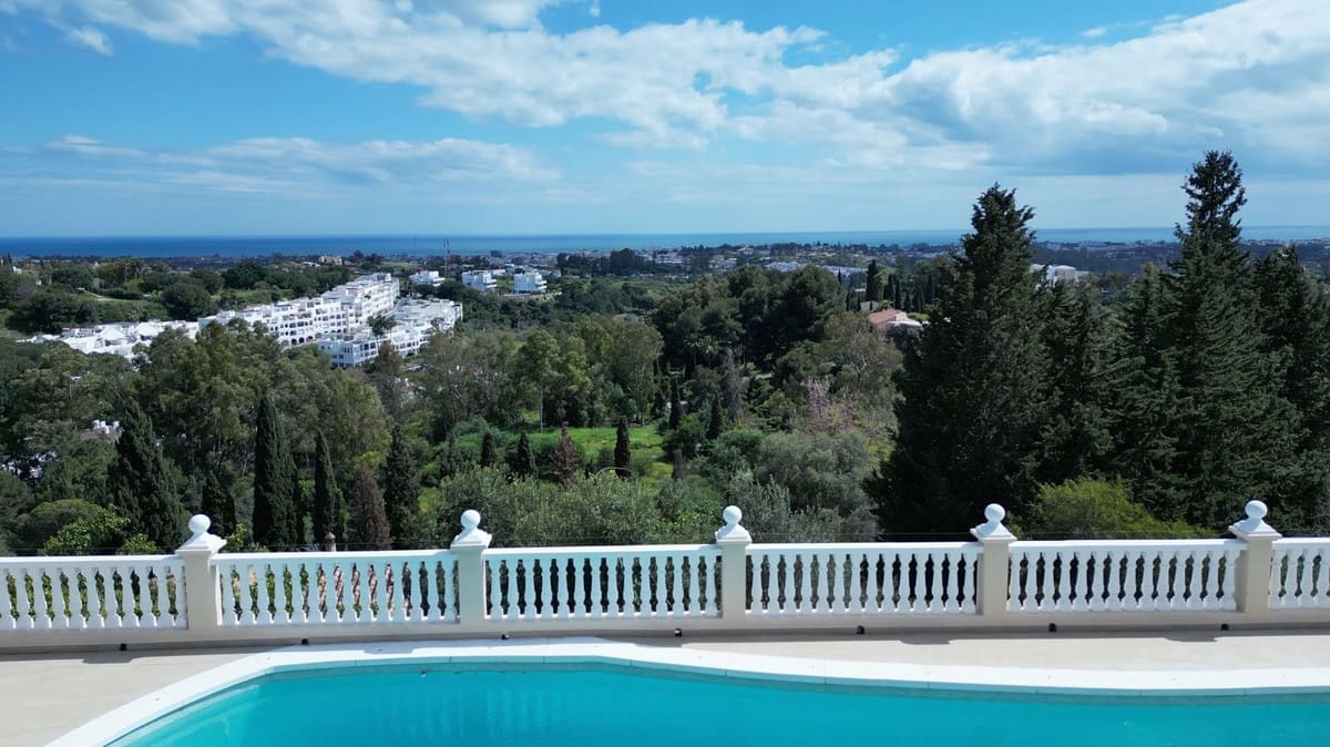 Chalet de 6 habitaciones en La Quinta en venta - 2.850.000 € (Ref: 9380482)