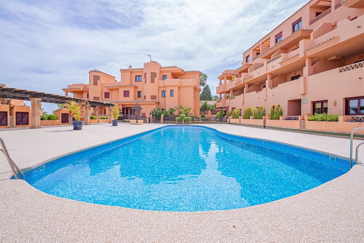 2 bedroom Apartment for sale in El Paraiso - € 349,000 (Ref: 9380483)