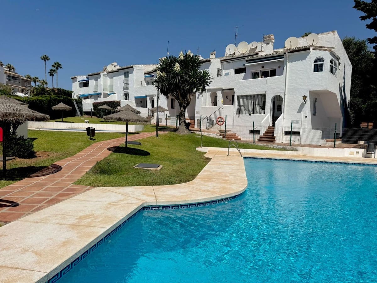 2 bedroom Apartment for sale in La Cala de Mijas - € 435,000 (Ref: 9380491)