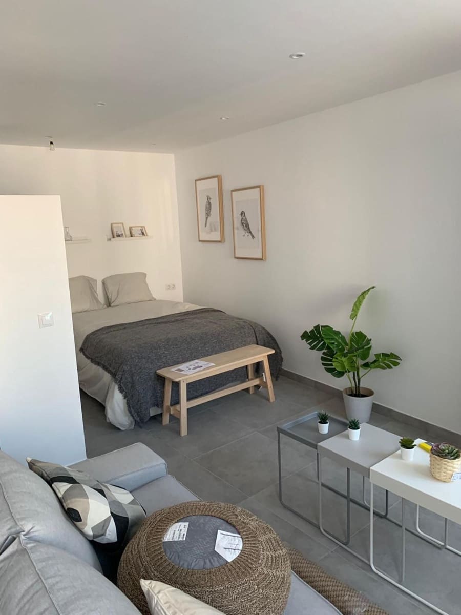 4 bedroom Studio for sale in San Pedro de Alcantara - € 500,000 (Ref: 9380496)