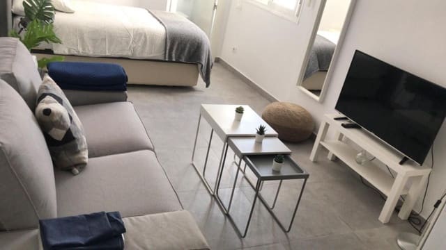 4 bedroom Studio for sale in San Pedro de Alcántara Pueblo, Marbella - € 500,000 (Ref: 9380496)