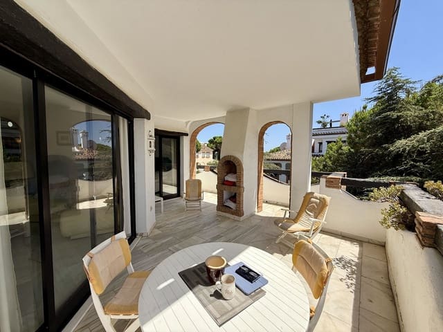 2 soveværelse Lejlighed til salg i Calahonda, Mijas - € 320.000 (Ref: 9380500)