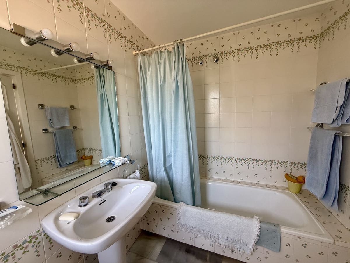 2 soveværelse Lejlighed til salg i Calahonda - € 320.000 (Ref: 9380500)