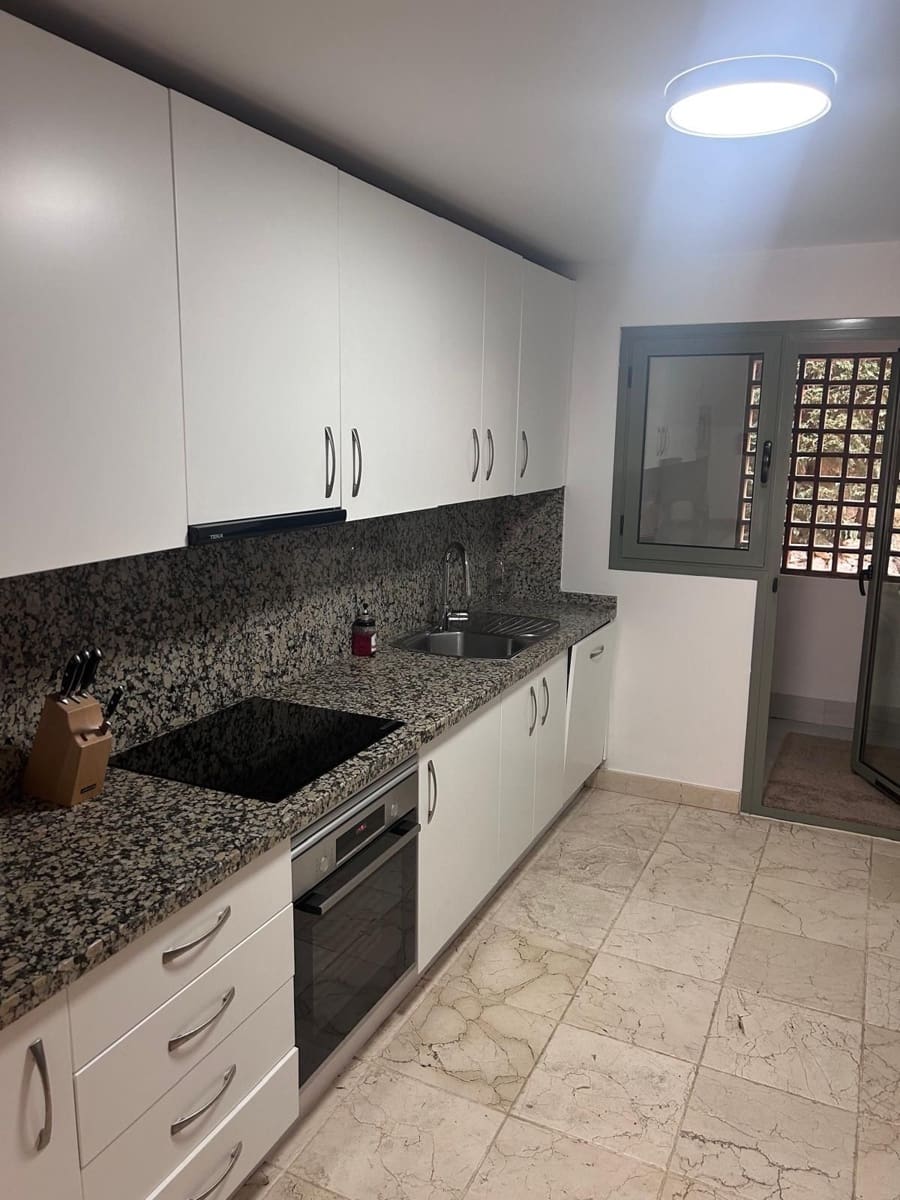 3 makuuhuone Huoneisto myytävänä paikassa Benahavis - 730 000 € (Ref: 9380510)