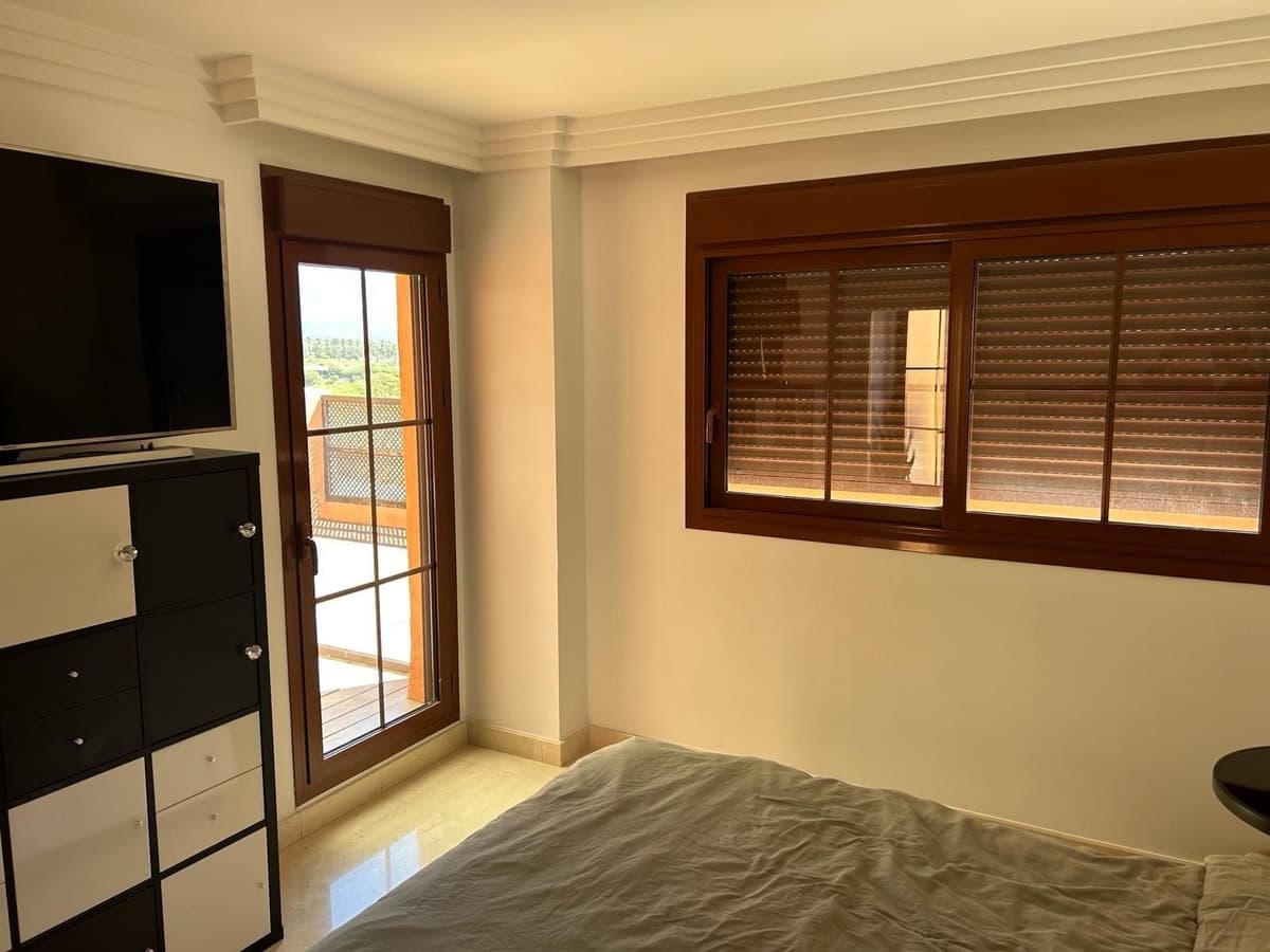 3 bedroom Penthouse for sale in Benahavis - € 520,000 (Ref: 9380512)