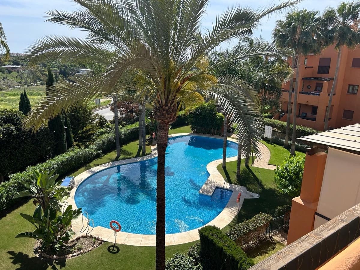 3 bedroom Penthouse for sale in Benahavis - € 520,000 (Ref: 9380512)