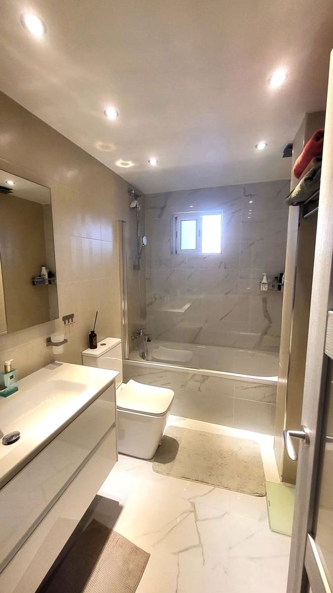 Apartamento de 2 habitaciones en Riviera del Sol en venta - 349.000 € (Ref: 9380513)