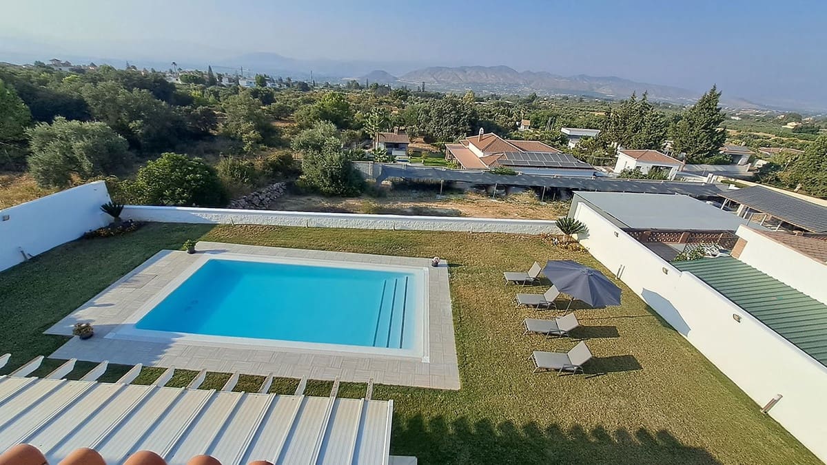 5 bedroom Villa for sale in Alhaurin el Grande - € 1,050,000 (Ref: 9380518)
