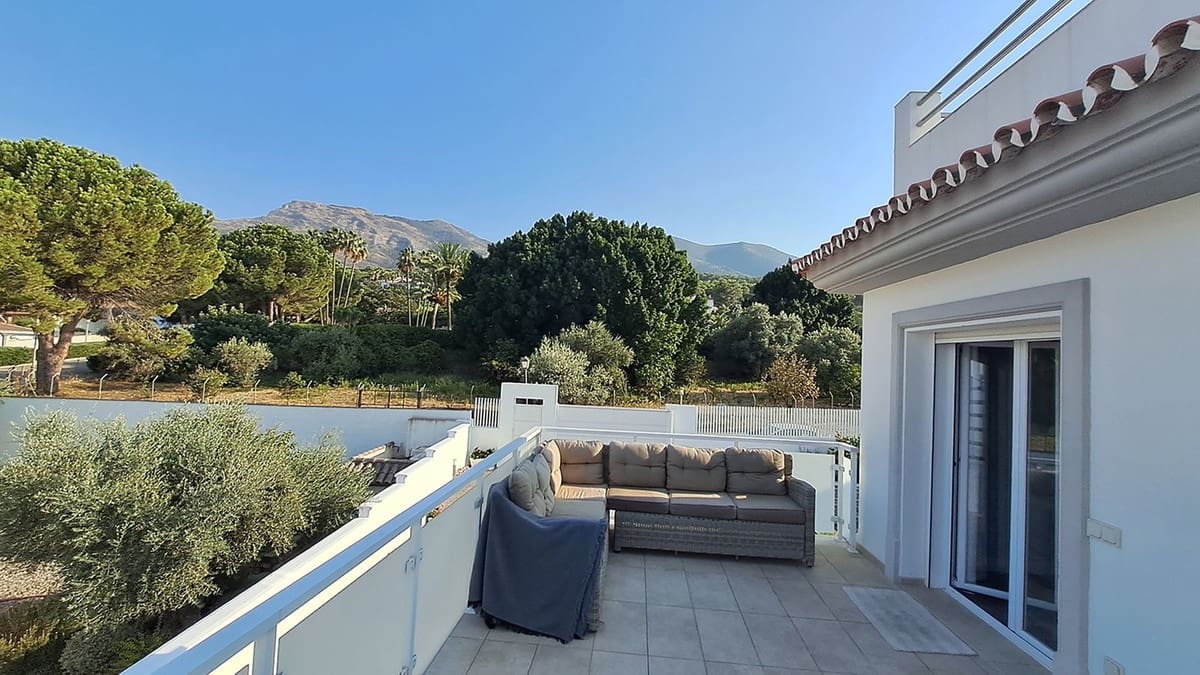 5 bedroom Villa for sale in Alhaurin el Grande - € 1,050,000 (Ref: 9380518)