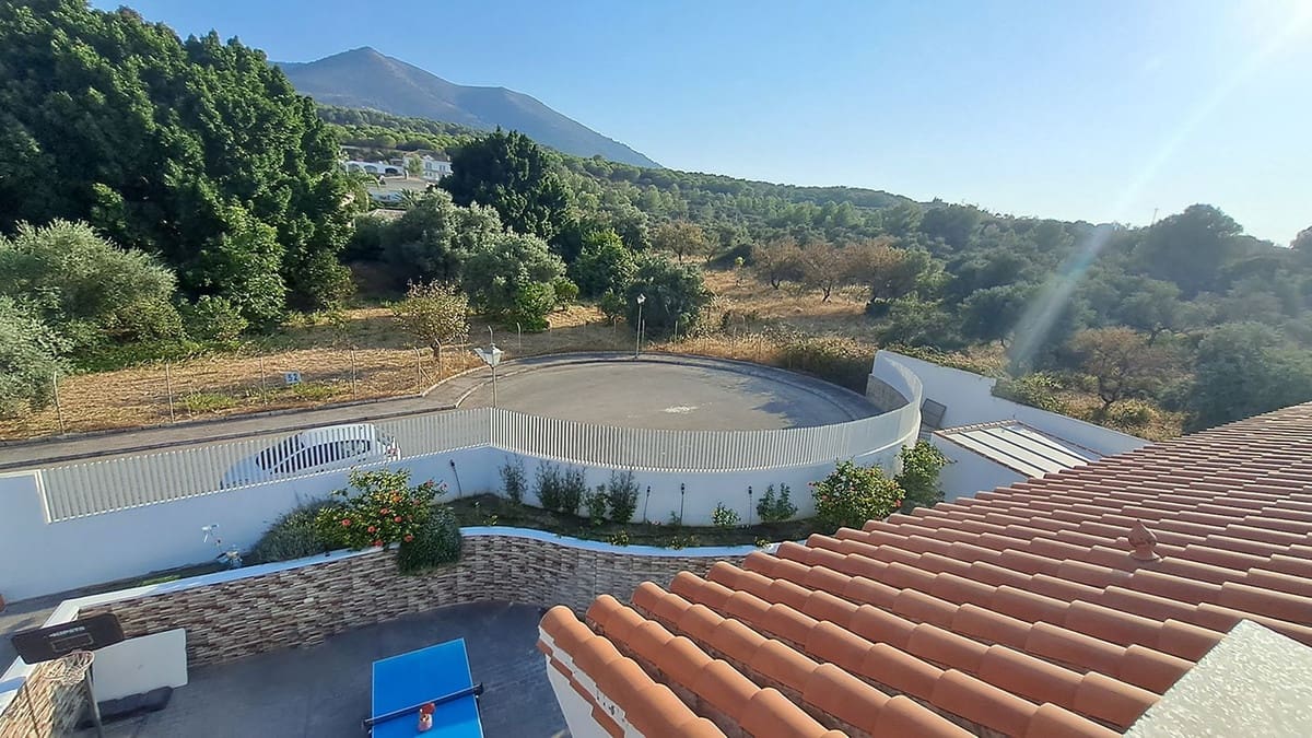 5 bedroom Villa for sale in Alhaurin el Grande - € 1,050,000 (Ref: 9380518)