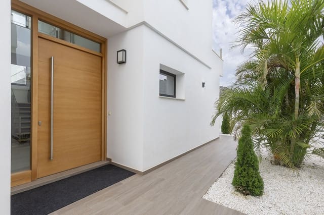 4 soveværelse Villa til salg i Coín - € 759.000 (Ref: 9380521)