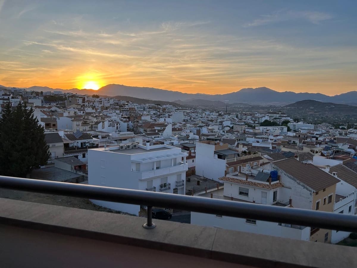 2 soverom Penthouse til salgs i Alhaurin el Grande - € 349 000 (Ref: 9380526)