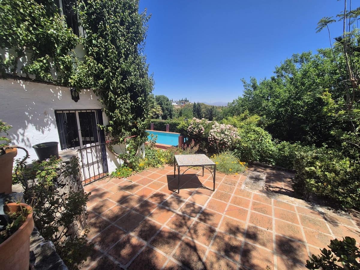 3 bedroom Finca/Country House for sale in Alhaurin el Grande with garage - € 680,000 (Ref: 9380531)