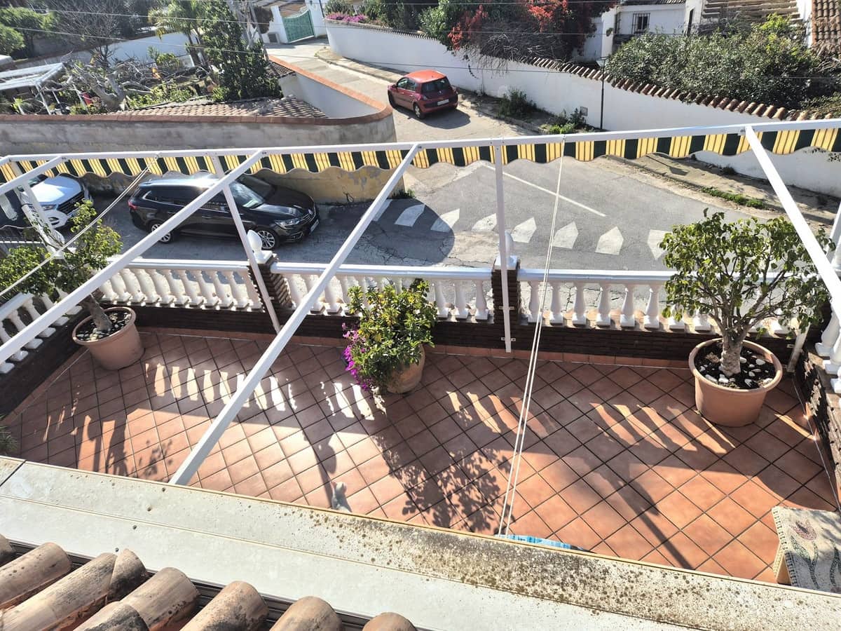 4 bedroom Finca/Country House for sale in Alhaurin el Grande with garage - € 499,000 (Ref: 9380534)