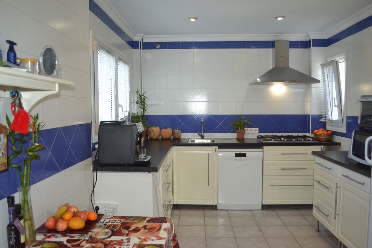 6 bedroom Villa for sale in Alhaurin de la Torre - € 895,000 (Ref: 9380535)