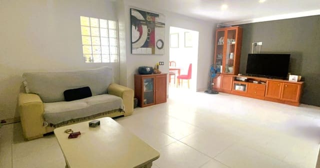 3 slaapkamer Finca/Landhuis te koop in Parque Central, Estepona met garage - € 320.000 (Ref: 9380540)