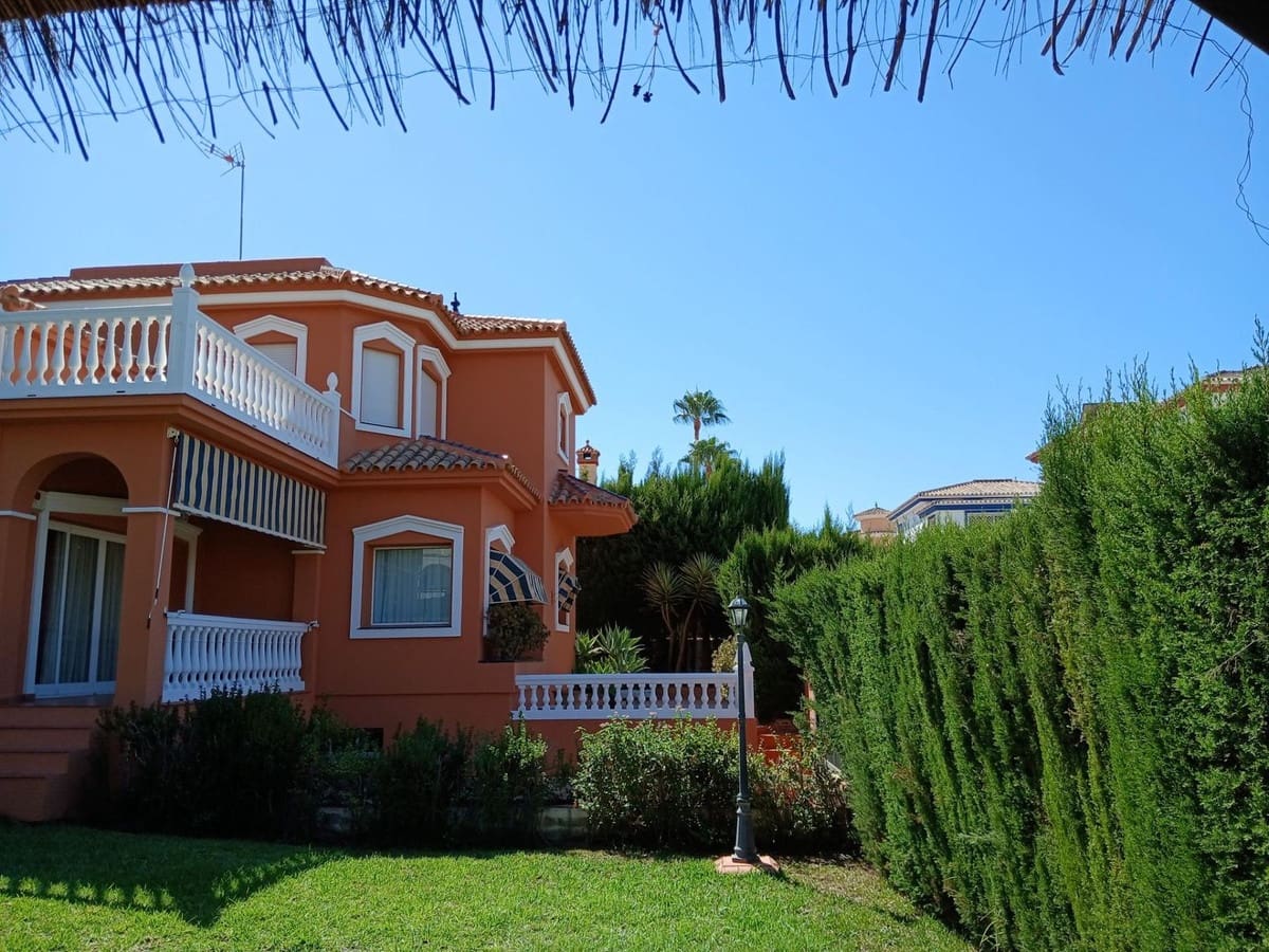 5 bedroom Villa for sale in Mijas - € 850,000 (Ref: 9380549)