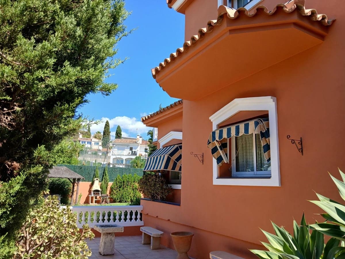 5 bedroom Villa for sale in Mijas - € 850,000 (Ref: 9380549)