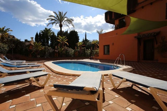 3 bedroom Apartment for sale in Parque Central, Estepona - € 645,000 (Ref: 9380551)