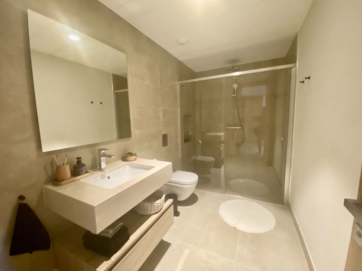 5 bedroom Villa for sale in Benahavis - € 3,000,000 (Ref: 9380553)