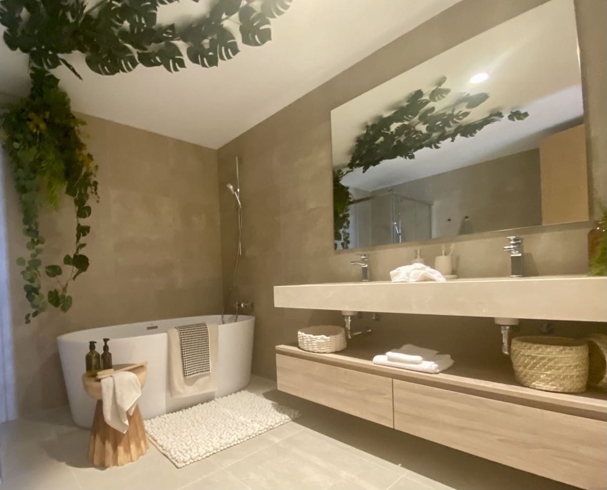 5 bedroom Villa for sale in Benahavis - € 3,000,000 (Ref: 9380553)