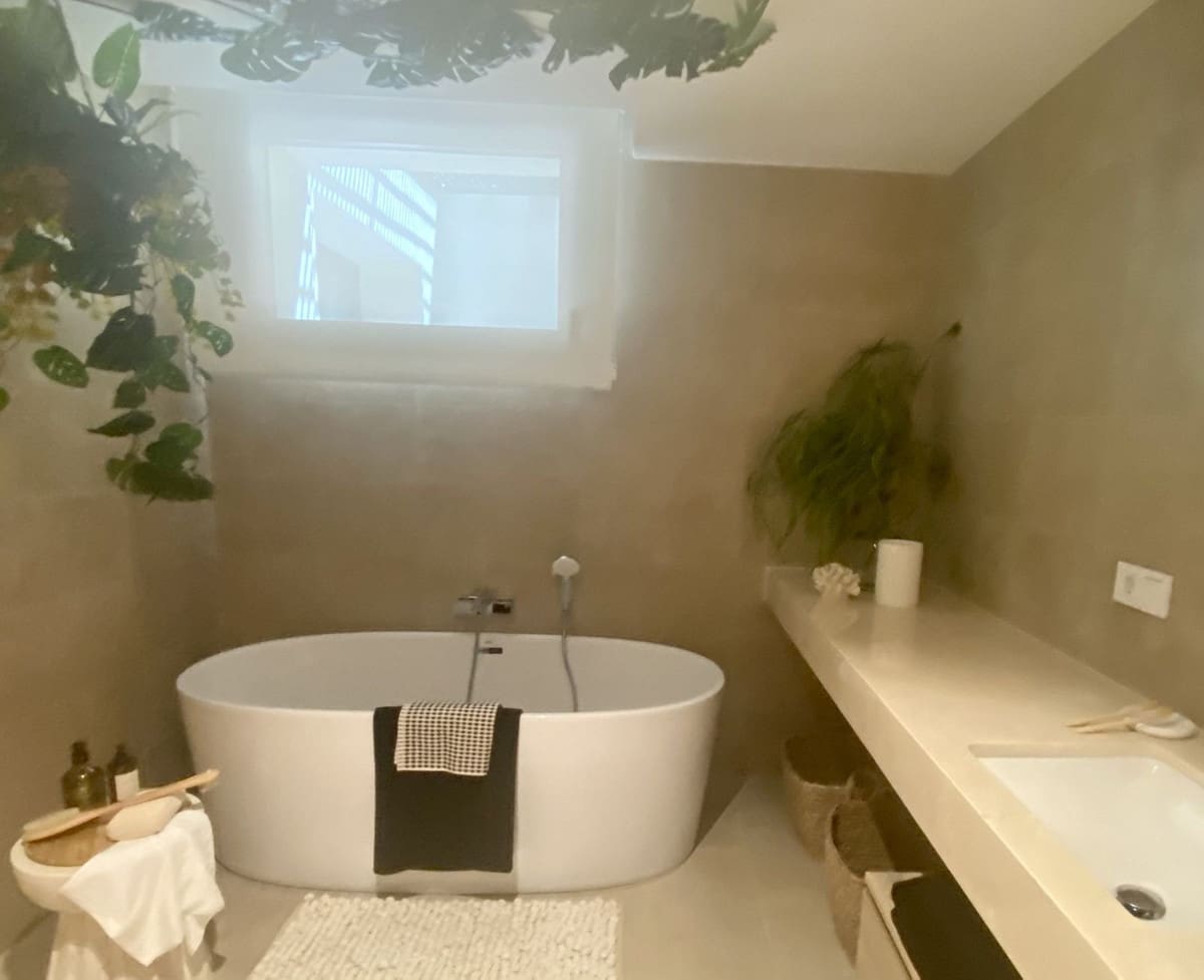 5 bedroom Villa for sale in Benahavis - € 3,000,000 (Ref: 9380553)