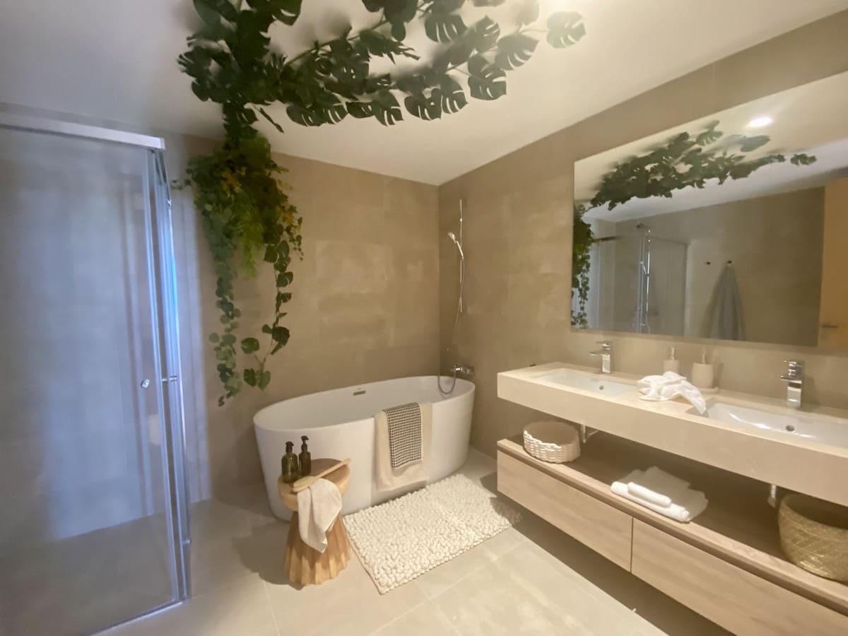 5 bedroom Villa for sale in Benahavis - € 3,000,000 (Ref: 9380553)