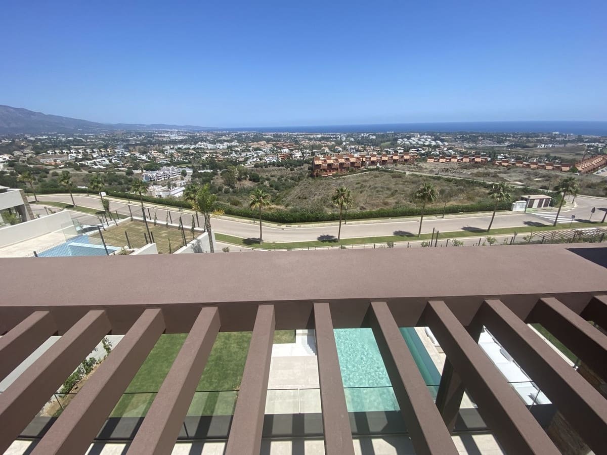 5 bedroom Villa for sale in Benahavis - € 3,000,000 (Ref: 9380553)