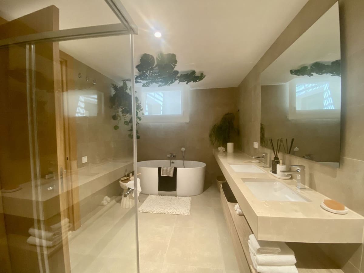 Chalet de 5 habitaciones en Benahavís en venta - 3.000.000 € (Ref: 9380553)