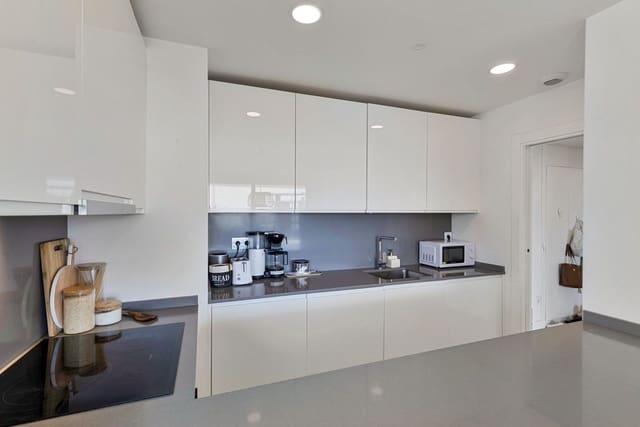 3 bedroom Apartment for sale in Castillo Sohail, Fuengirola - € 645,000 (Ref: 9380554)