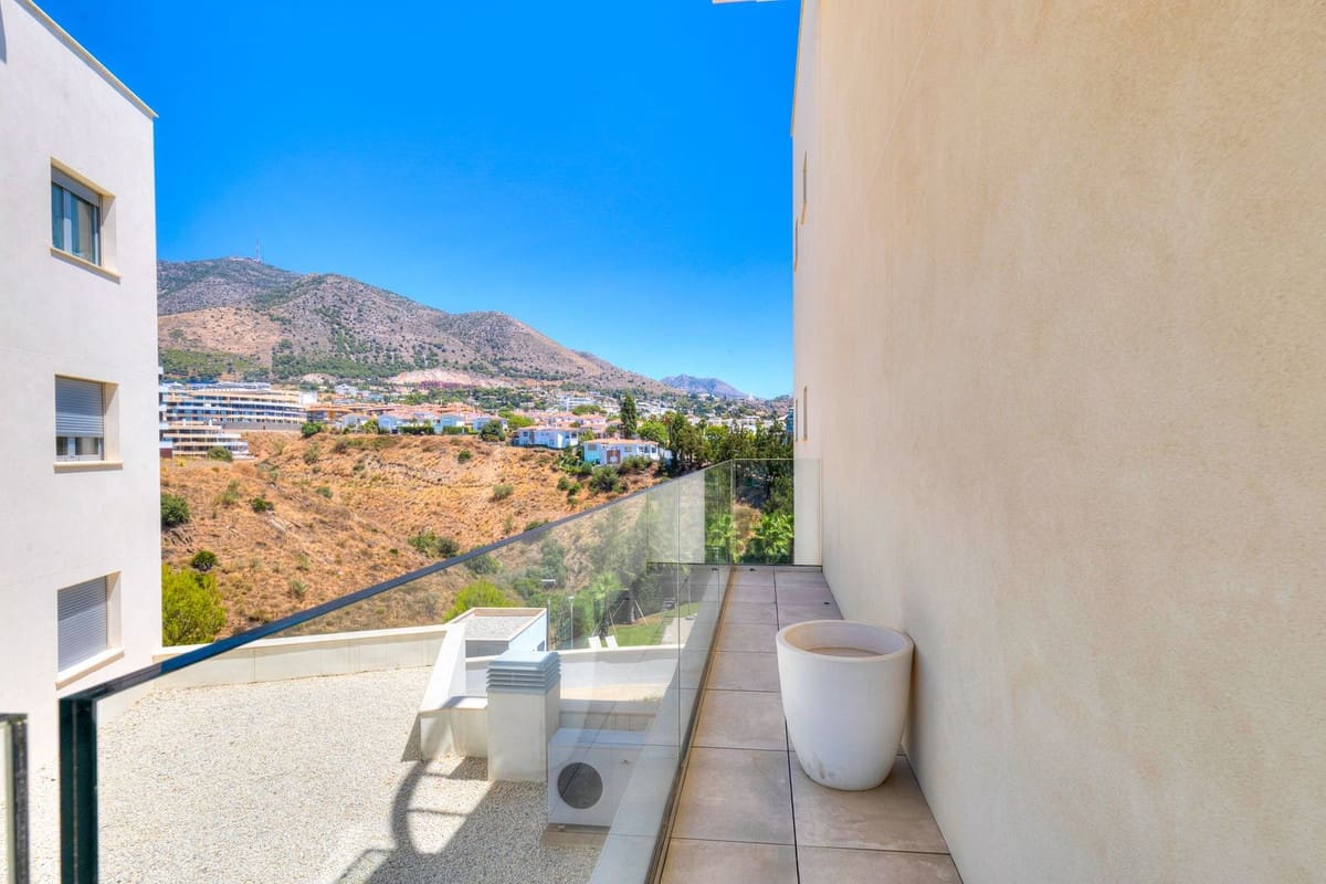 2 makuuhuone Huoneisto myytävänä paikassa Fuengirola - 585 000 € (Ref: 9380555)