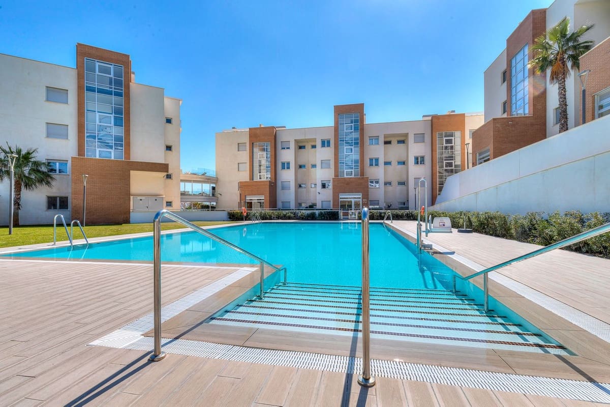 2 makuuhuone Huoneisto myytävänä paikassa Fuengirola - 585 000 € (Ref: 9380555)