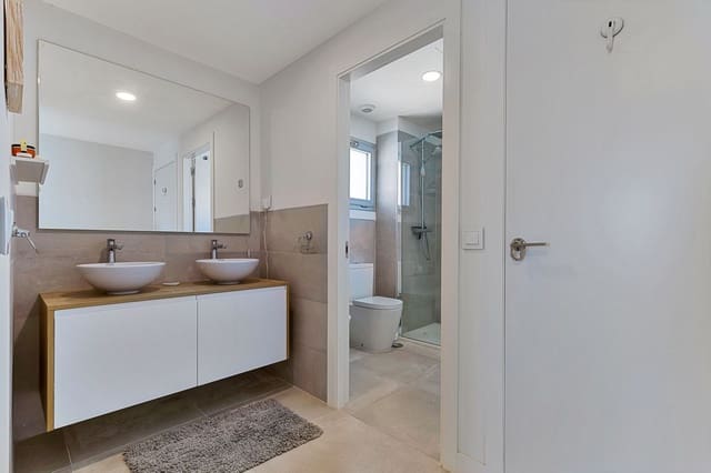 2 makuuhuone Huoneisto myytävänä paikassa Castillo Sohail, Fuengirola mukana 
autotalli - 595 000 € (Ref: 9380555)