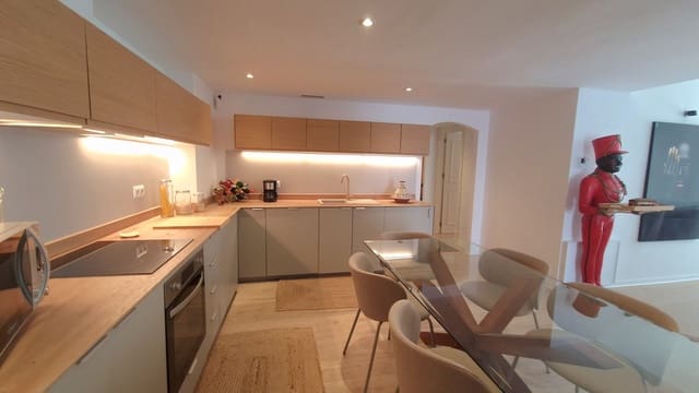 4 soveværelse Lejlighed til salg i Puerto Banus, Marbella - € 770.000 (Ref: 9380560)