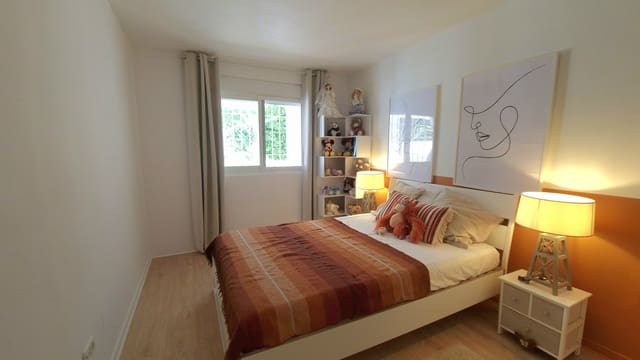 4 soveværelse Lejlighed til salg i Puerto Banus, Marbella - € 770.000 (Ref: 9380560)