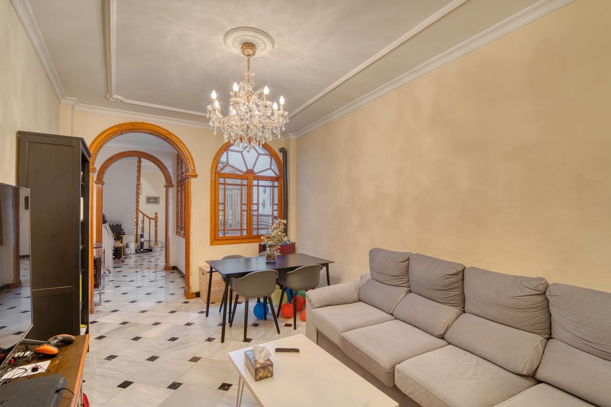 5 soverom Hus til salgs i Coin - € 270 000 (Ref: 9380561)