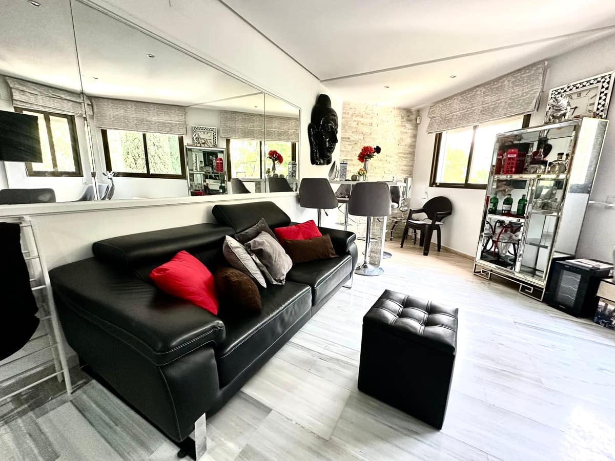 3 soveværelse Lejlighed til salg i Elviria - € 399.990 (Ref: 9380562)