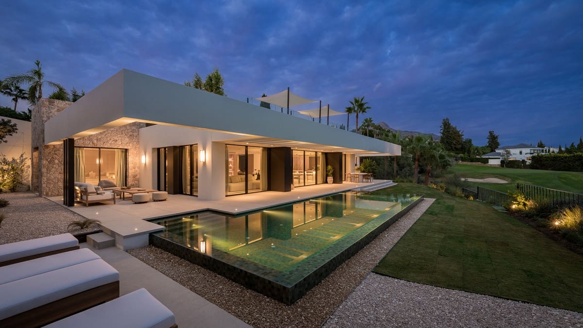 4 bedroom Villa for sale in Nueva Andalucia - € 5,975,000 (Ref: 9380563)