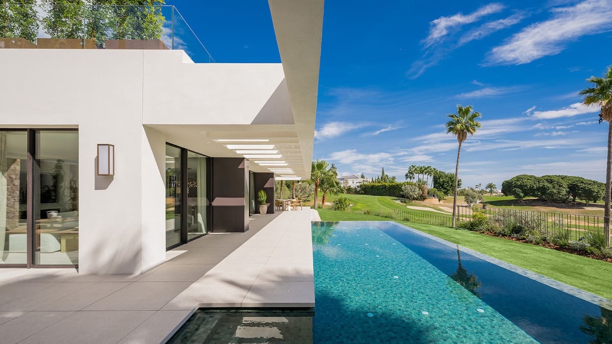 4 bedroom Villa for sale in Nueva Andalucia - € 5,975,000 (Ref: 9380563)