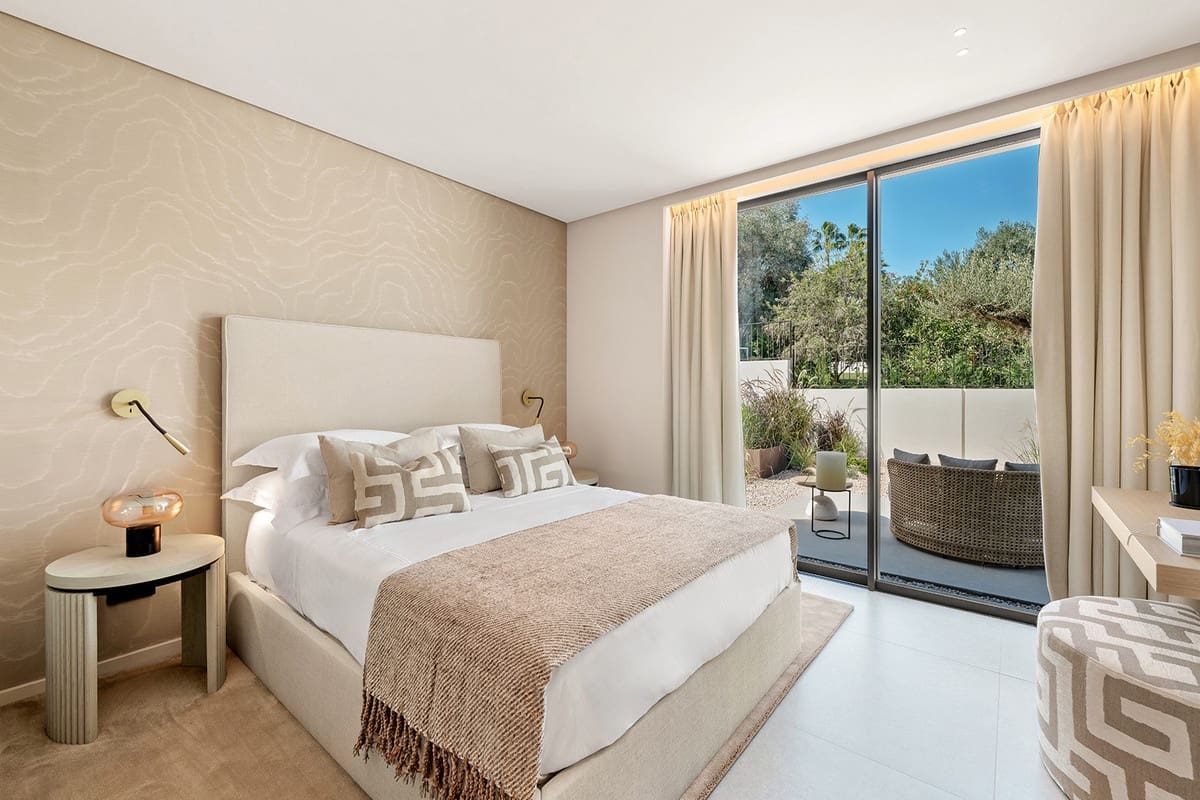4 bedroom Villa for sale in Nueva Andalucia - € 5,975,000 (Ref: 9380563)