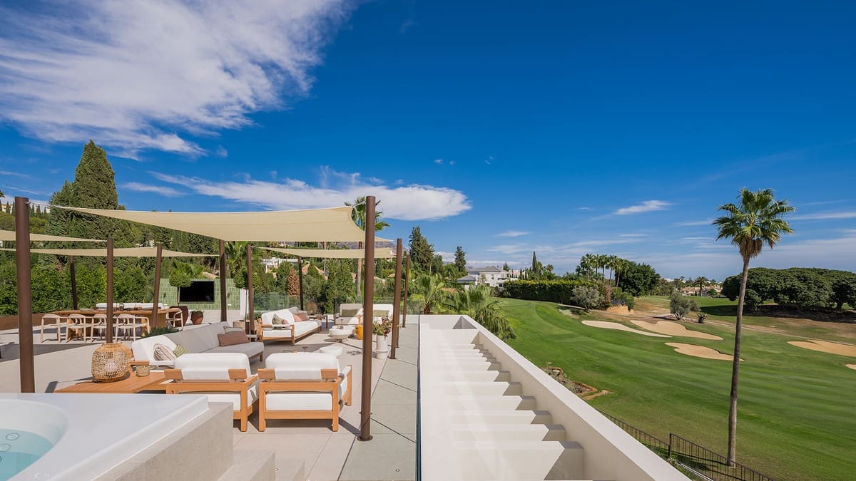 4 bedroom Villa for sale in Nueva Andalucia - € 5,975,000 (Ref: 9380563)