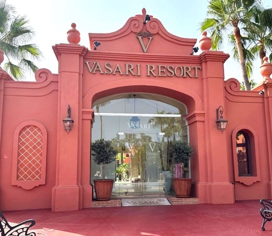 2 bedroom Apartment for sale in Puerto Banus, Marbella - € 1,010,000 (Ref: 9380569)