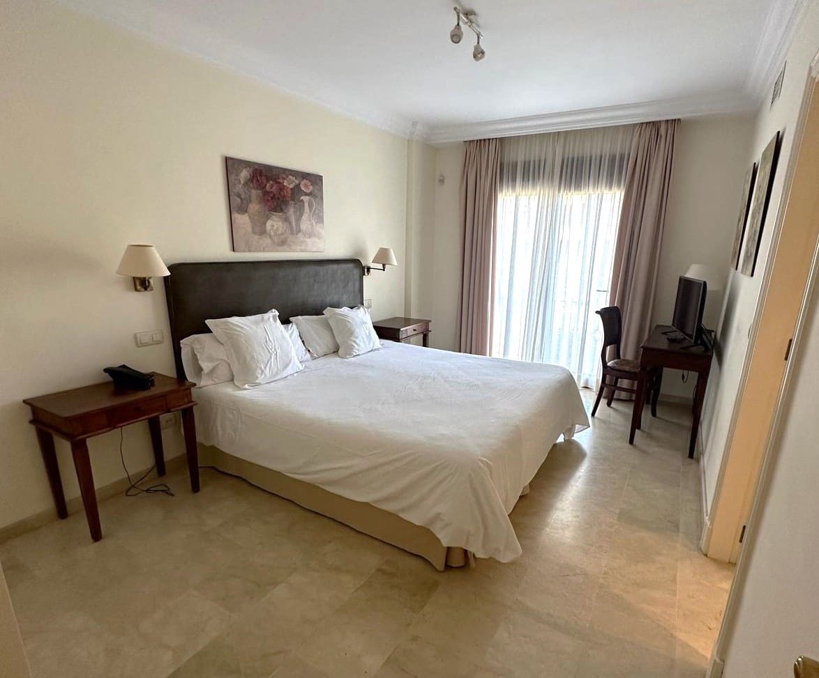 2 quarto Apartamento para venda em Puerto Banus - 1 010 000 € (Ref: 9380569)