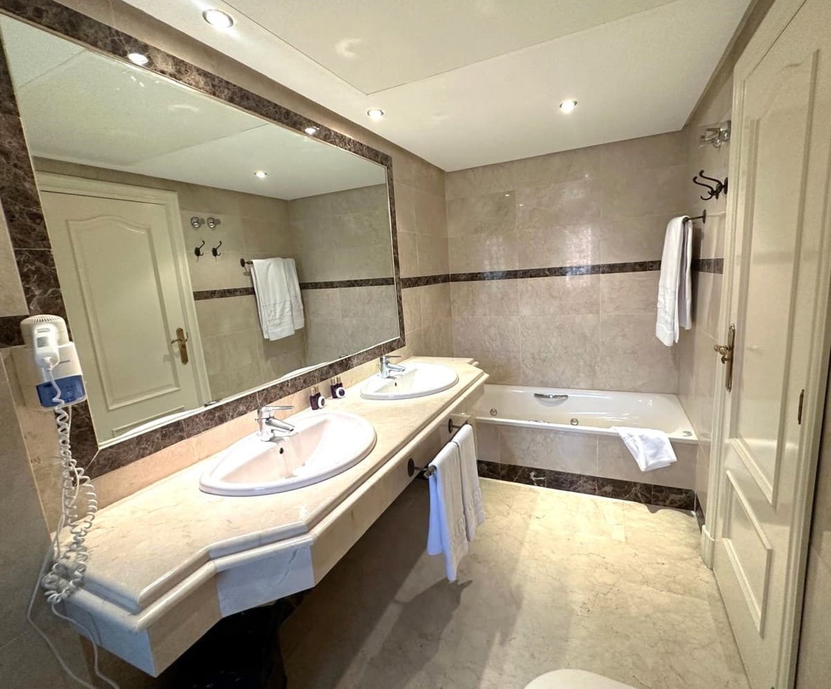 2 quarto Apartamento para venda em Puerto Banus - 1 010 000 € (Ref: 9380569)