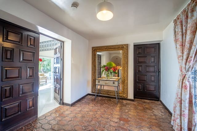 9 sypialnia Willa na sprzedaż w Solymar, Benalmádena - 4 995 000 € (Ref: 9380571)