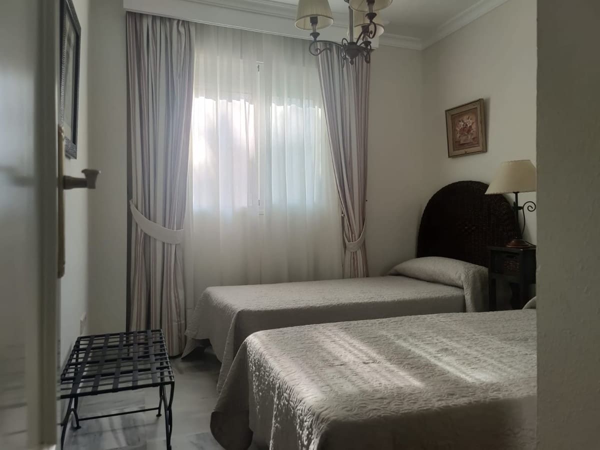 2 soveværelse Lejlighed til salg i Nueva Andalucia - € 570.000 (Ref: 9380572)